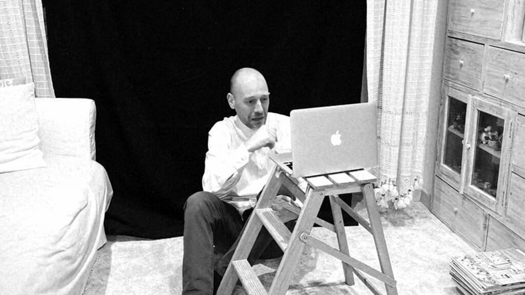Alessandro Baito registra la sua interpretazione a casa
