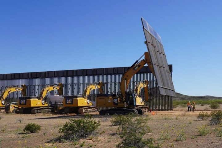 Costruzione del muro a San Bernardino in Arizona