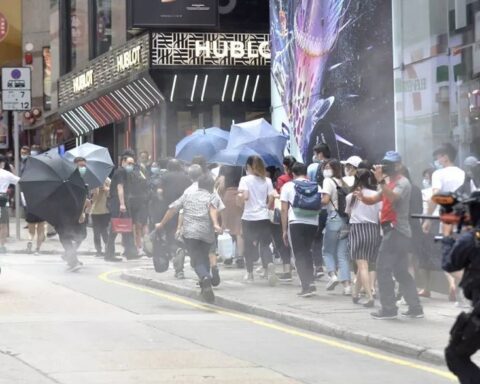 Scontri ad Hong Kong durante le manifestazioni contro La legge di sicurezza nazionale