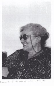 Laura Conti in casa di amici, 1990