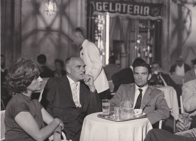 Pier Paolo Pasolini, Alberto Moravia ed Elsa Morante a Roma nel 1962 (Foto: Agenzia Dufoto, Courtesy Collezione Giuseppe Garrera)