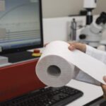 Un rotolo di carta prodotto in un laboratorio Körber Tissue