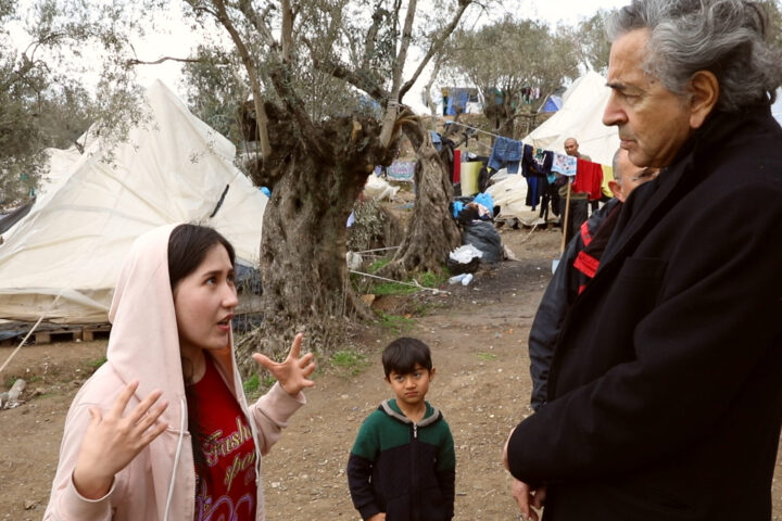 Il filosofo Bernard-Henry Lévy in una scena del documentario Une Autre Idée du Monde