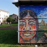 Alla Pineta Sacchetti di Roma, nei pressi della Casa del Parco. Un murale realizzato da Carlo Gori, nel quale racconta la storia di Vania Mancini e di “el sapo” Vania
