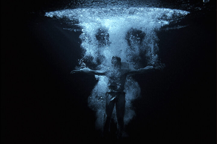 Un fotogramma di "Ascension" di Bill Viola