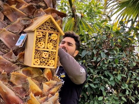 Cristopher Gaziani è uno dei protagonisti della Coop community che hanno ricevuto i nidi da installare nei propri giardini e terrazzi