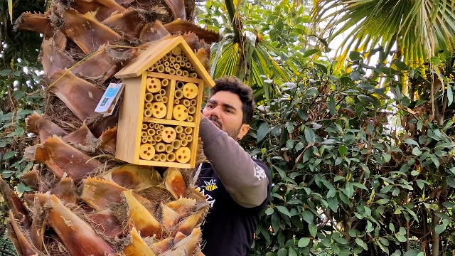 Cristopher Gaziani è uno dei protagonisti della Coop community che hanno ricevuto i nidi da installare nei propri giardini e terrazzi