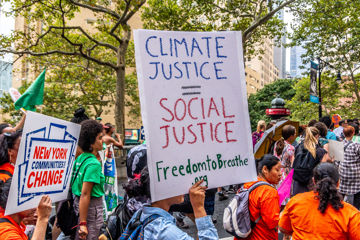 Una manifestazione di protesta contro il cambiamento climatico