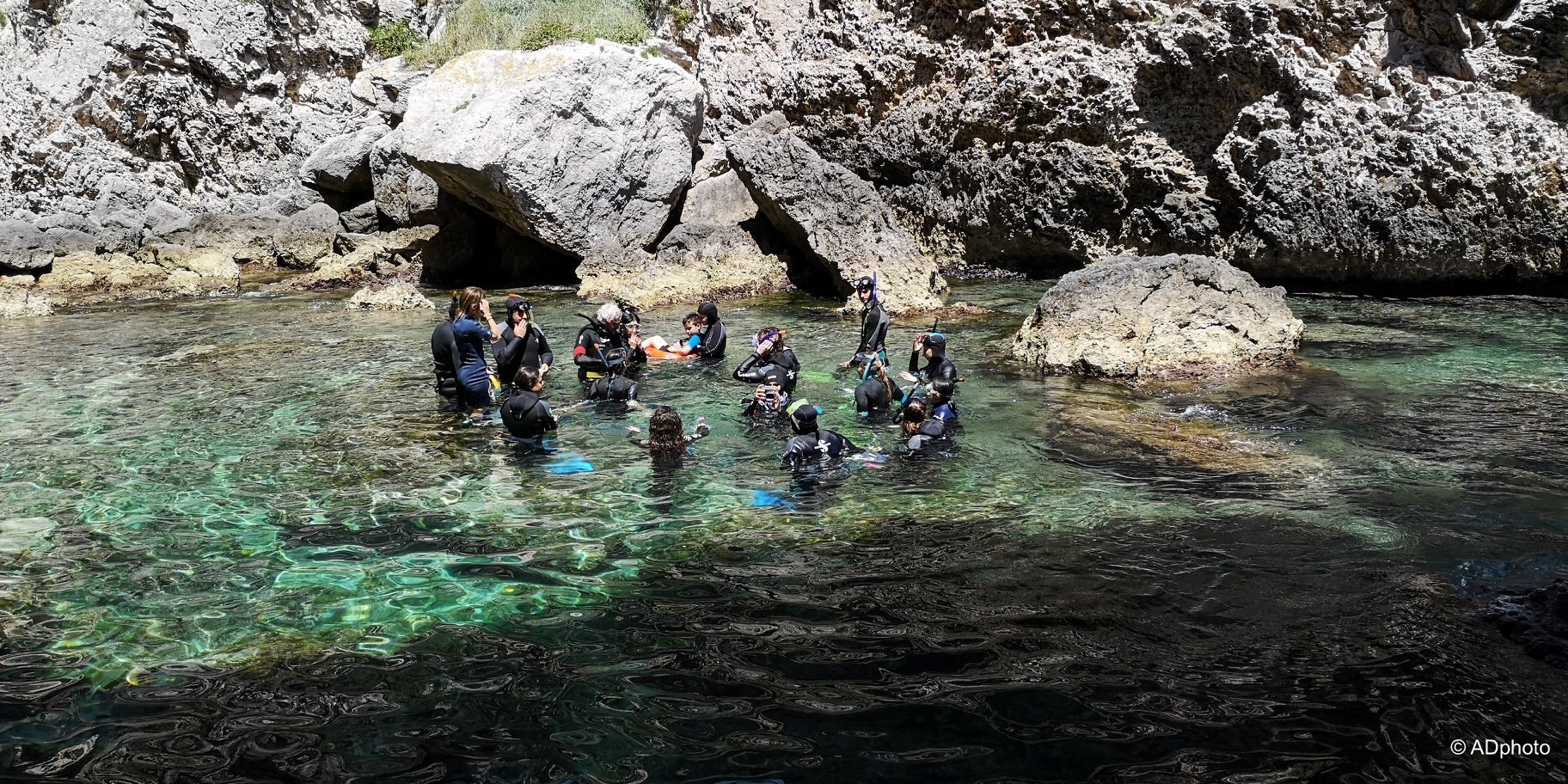 Subacquei in mare durante la Biomaratò