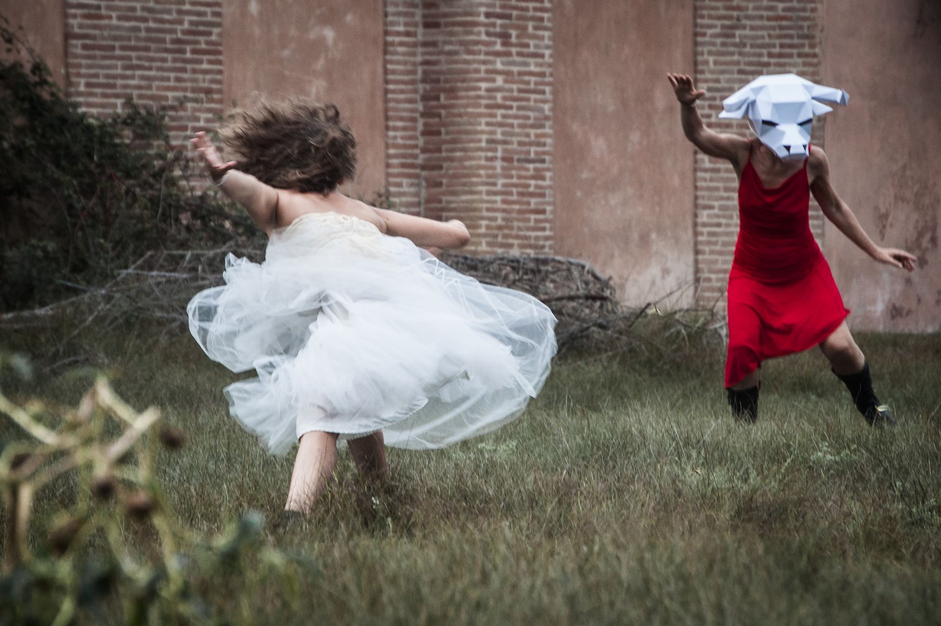 Una performance teatrale all'aperto al festival opera prima di Rovigo