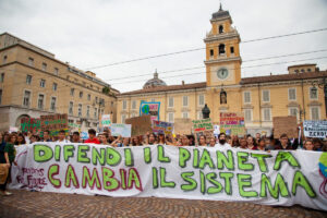 Una manifestazione dei Fridays For Future a Parma, nel 2019