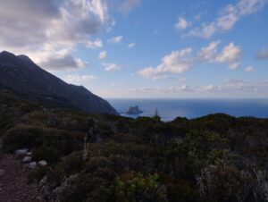 Vista di Marettimo, l'isola più selvaggia delle Egadi