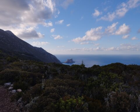 Vista di Marettimo, l'isola più selvaggia delle Egadi