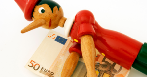 Pinocchio sopra una banconota da 50 euro