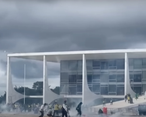 Il Palazzo del Planalto, sede della Presidenza della Repubblica brasiliana a Brasilia, durante l'assalto dei bolsonariani