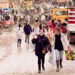 Una strada di Cesena, ancora coperta di fango