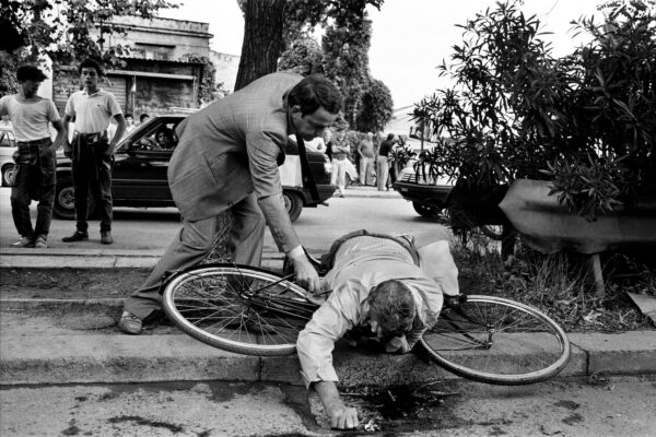 Omicidio in bicicletta, altro scatto di Letizia Battaglia 