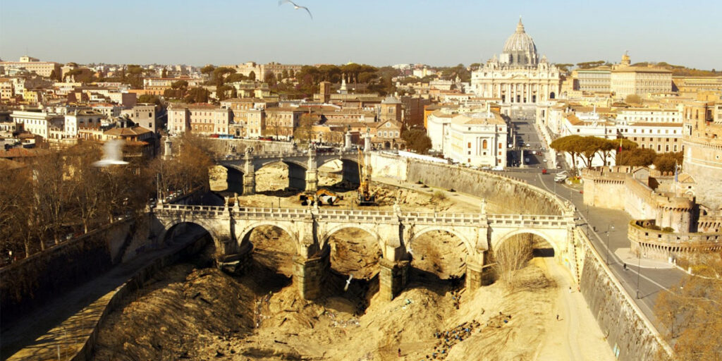 Il letto del Tevere prosciugato, grazie agli effetti speciali di Marco Geracitano