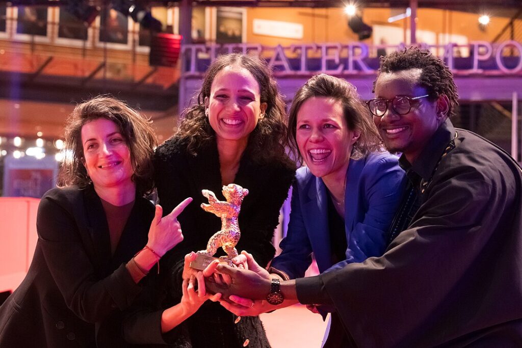 Mati Diop con le produttrici Judith Lou Lévy e Eve Robin e Fabacary Assymby Coly