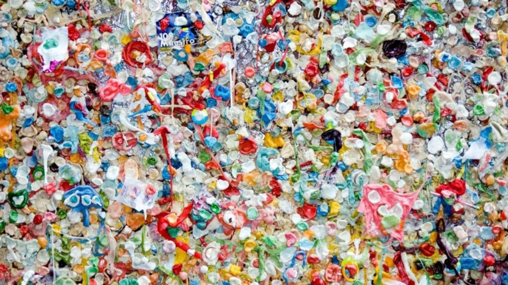  Uno dei fenomeni candidati per segnare il passaggio all’Antropocene: le plastiche e microplastiche presenti nei sedimenti