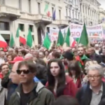 Un corteo per celebrare il 25 aprile a Milano (Foto:YouTube)