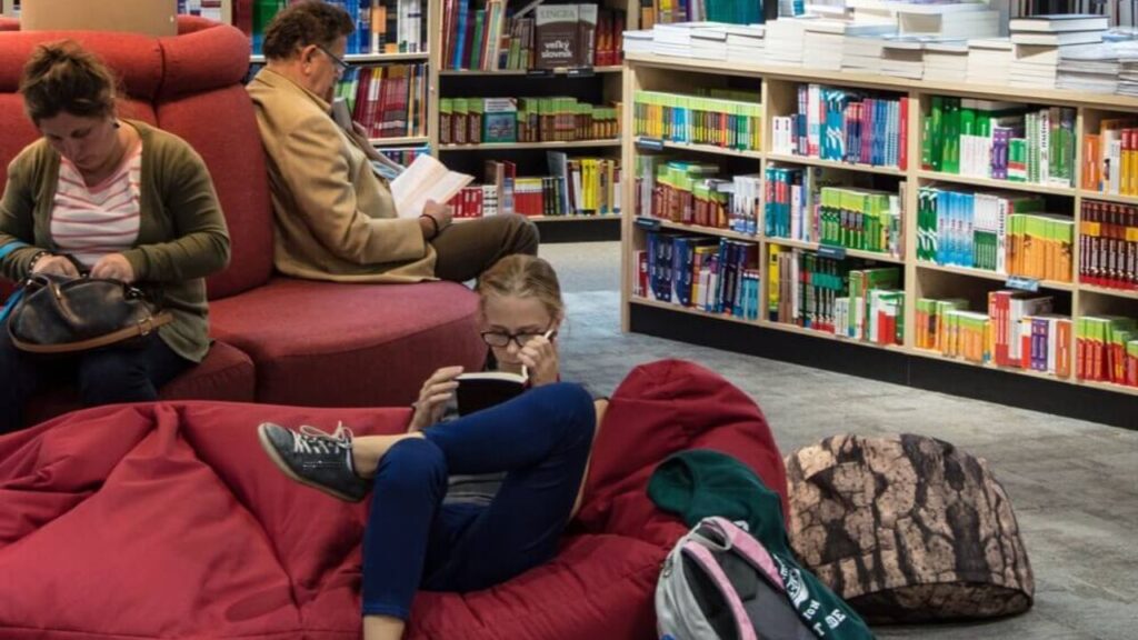 Salone del libro di Torino, visitatori all'interno