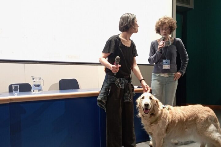 Lo splendido Beau insieme alla regista Claudia Tosi in sala a Cinemambiente 2024