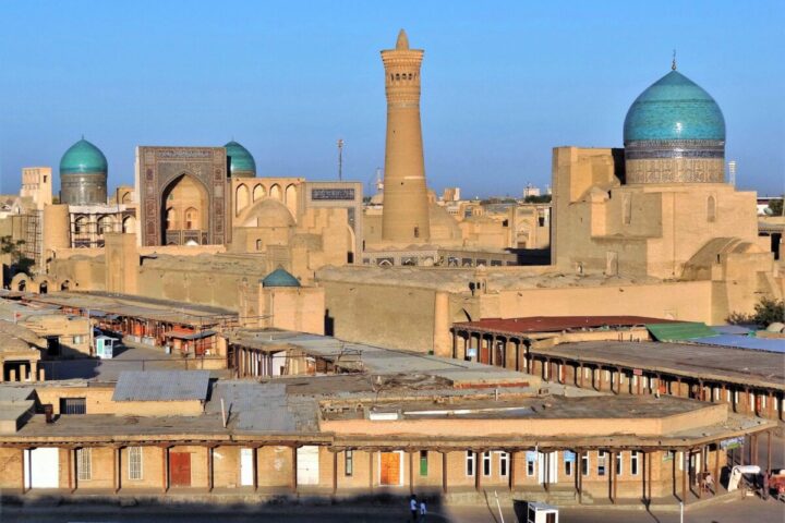 Una veduta del centro storico di Bukhara, in Uzbekistan (Foto: Wikipedia)