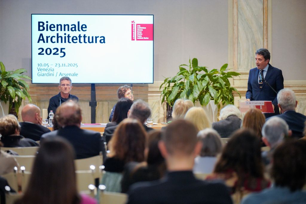 La conferenza di presentazione della "Biennale architettura". Foto: Andrea Avezzù