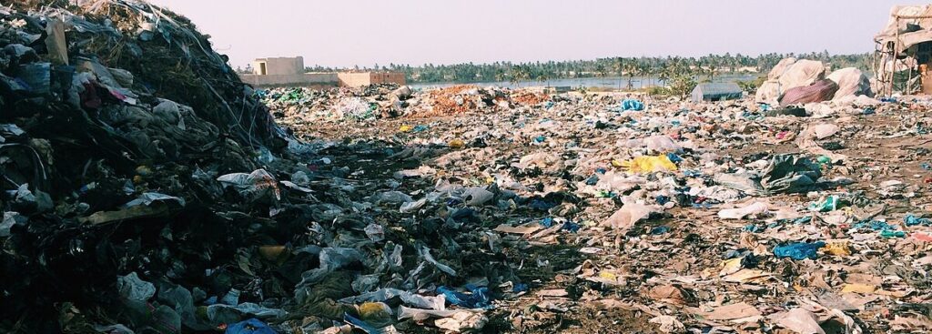 La discarica di Mbeubeusse a Dakar. Senegal