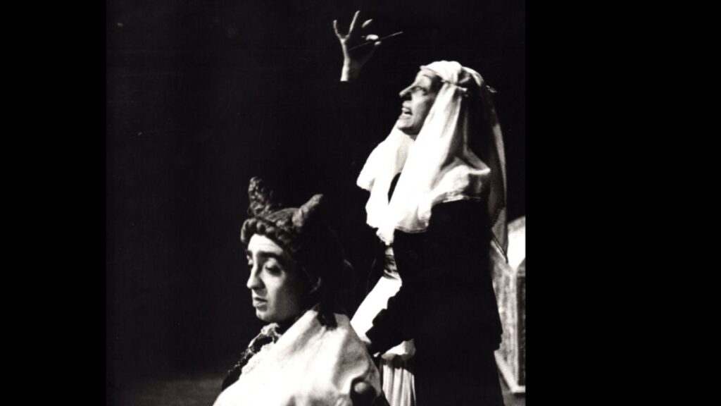 Addio a Enzo De Martino: Peppe e Concetta Barra, "La Gatta Cenerentola"