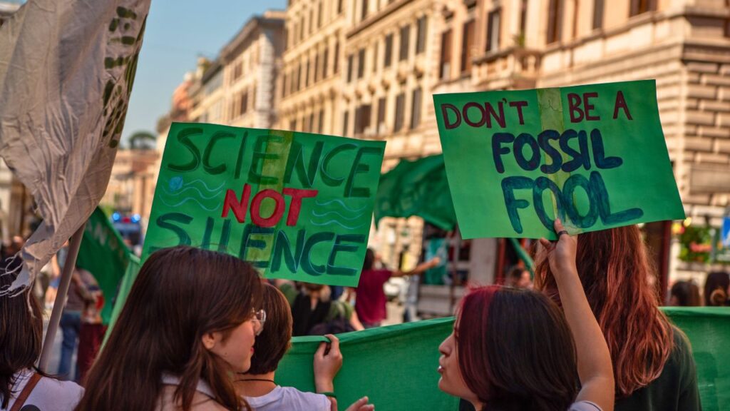 Torna in piazza il climate strike: la manifestazione dell'11 aprile a Roma