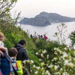 Escursionisti durante la City Nature Challenge a Punta Campanella, in Campania