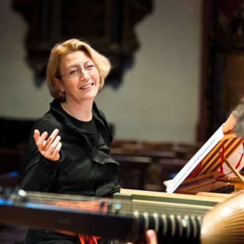 Daniela dolci e il sogno educativo di Daniele: la musicista durante un concerto