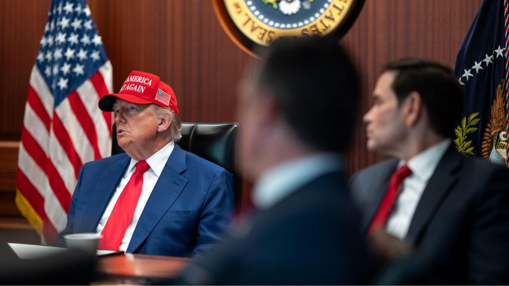 La situation room con Donald Trump durante l'attacco del 21 giugno