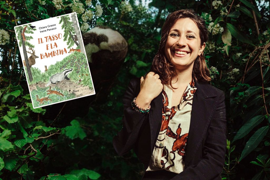Chiara Grasso, con la copertina del libro 