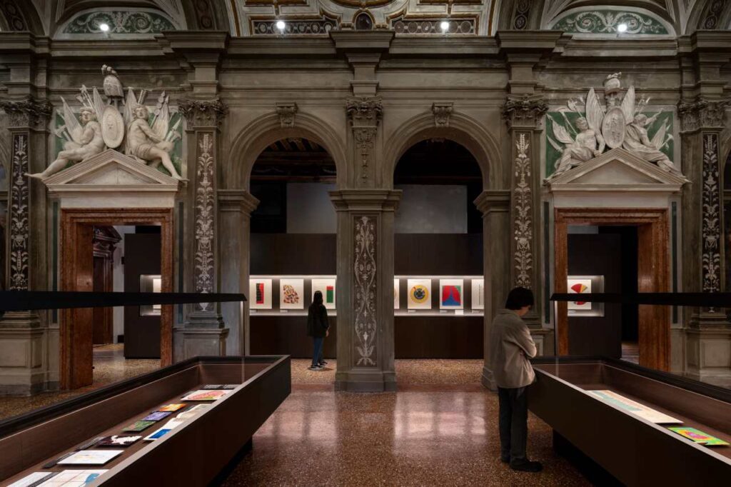 La mostra Diagrams, nei meandri della complessità: gli inerni dell'area espositiva