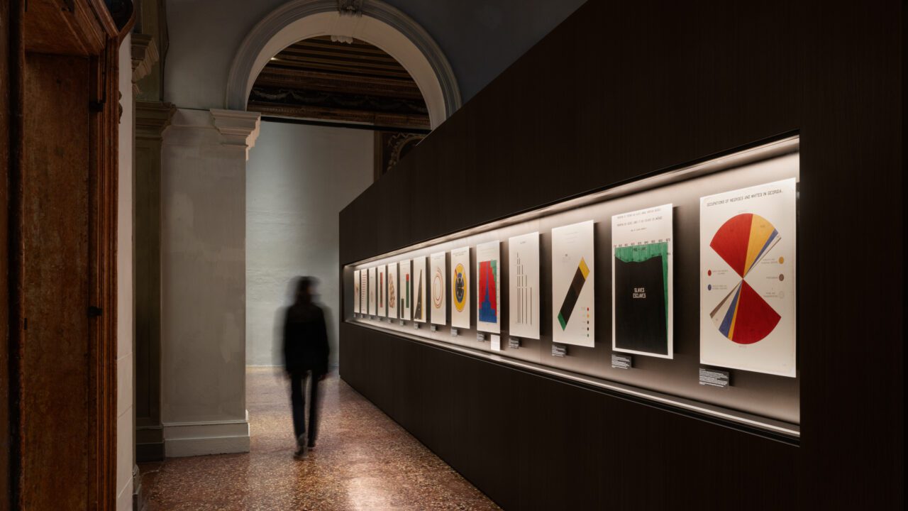 La mostra Diagrams, nei meandri della complessità: gli inerni dell'area espositiva