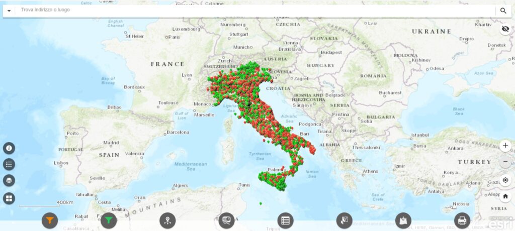 Scheletri industriali e terreni contaminati. Viaggio nell'Italia delle bonifiche: la schermata della banca dati Mosaico