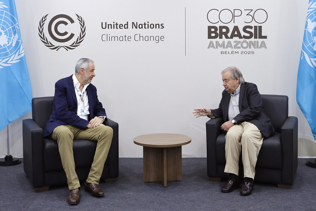 Il presidente della COP 30 Andre Correa do Lago incontra António Guterres, segretario generale delle Nazioni Unite, durante la 30a Conferenza delle Parti (COP30). Foto di Rafa Pereira/COP30
