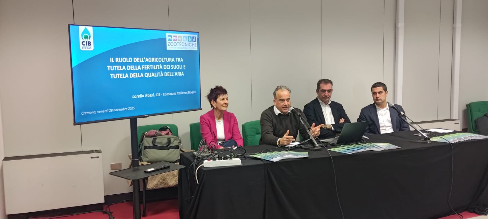 Digestato e innovazione sostenibile: il tavolo dei relatori al convegno