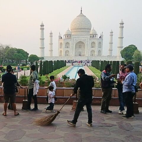 Il mausoleo Taj Mahal ad Agra, in India