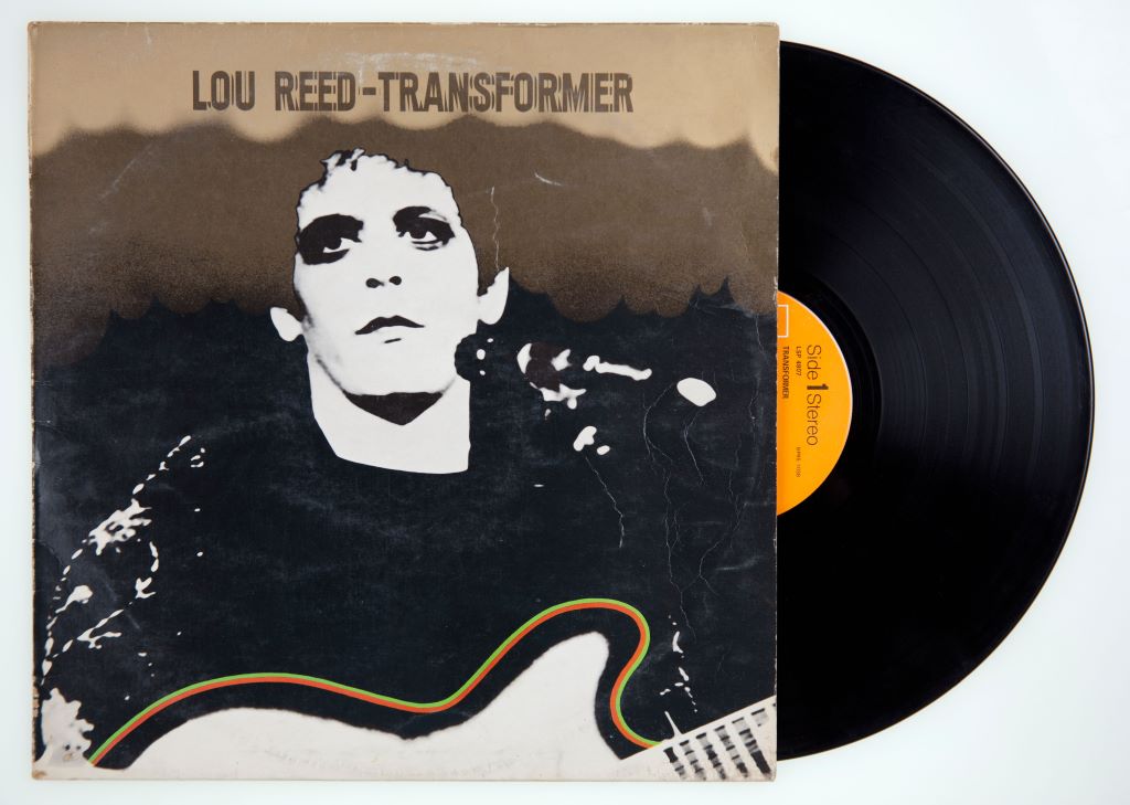 Lou Reed e la balena bianca: l'album in vinile "Transformer" con la foto dell'artista 