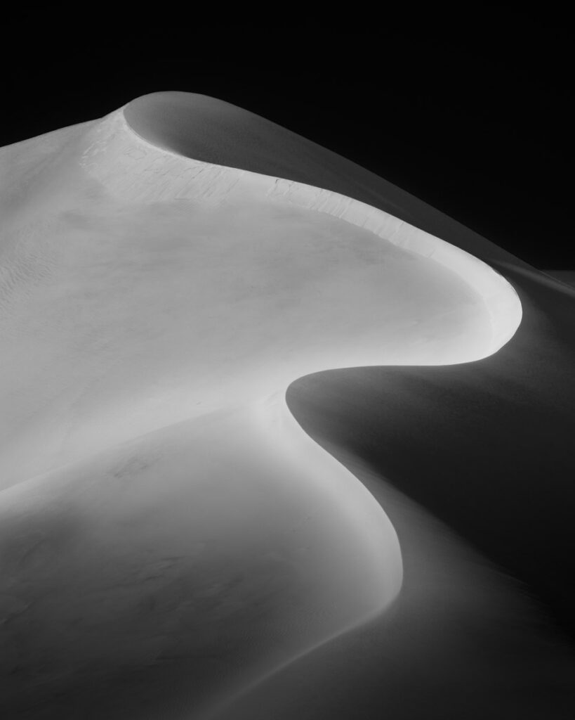 Curves-.©-Torsten-Pull-vincitore-The-Black-White-Award-2025