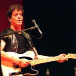 Lou Reed e la balena bianca: il cantautore con la chitarra al Shepherds Bush Empire
