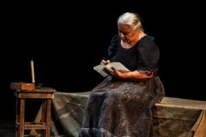La protagonista di Olympe in scena