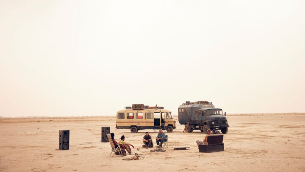 "Sirāt" di Óliver Laxe: i protagonisti nel deserto del Marocco