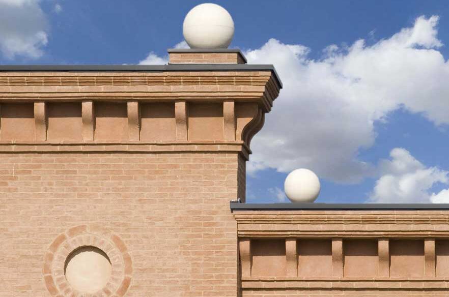 Dettaglio dell'ingresso alla Corte centrale