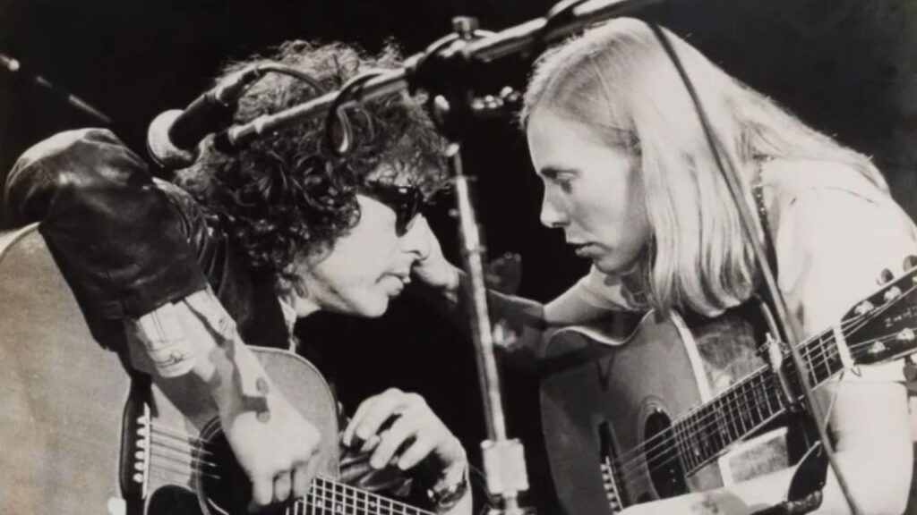 Asfalto sul paradiso. Joni Mitchell e Bob Dylan sul “grande taxi giallo”: Bob Dylan e Joni Mitchell in concerto 