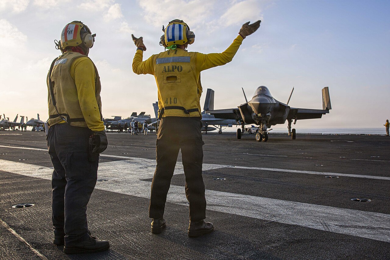 USS_Abraham_Lincoln_Conducts_Operations_in_Support_of_Operation_Epic_Fury_(9546016)
